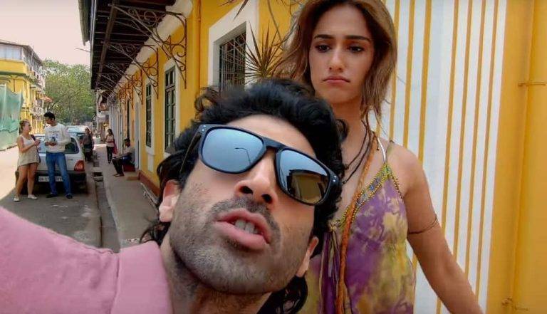 चल घर चलें Chal Ghar Chalen Lyrics In Hindi (2020) – Arijit Singh | Updated 2024 चल घर चलें Chal Ghar Chalen Lyrics In Hindi - Arijit Singh - Malang