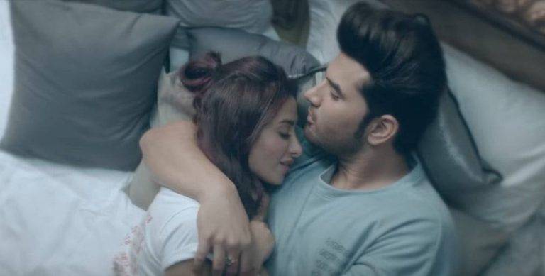 बारिश Baarish Song Lyrics Hindi – Sonu Kakkar & Nikhil D’Souza