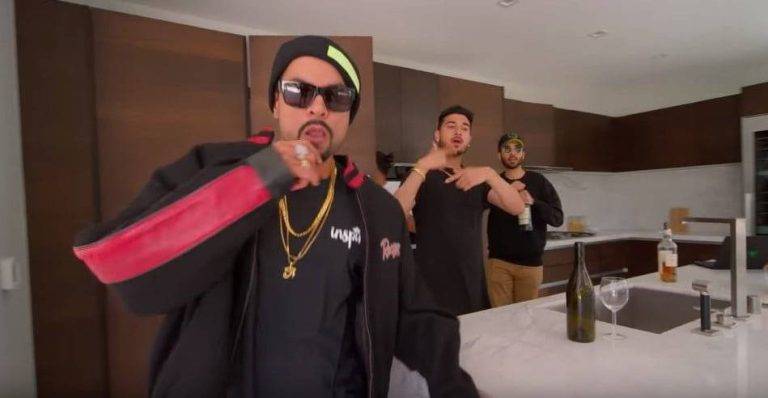 ऐश Aish Song Lyrics Hindi - Bohemia