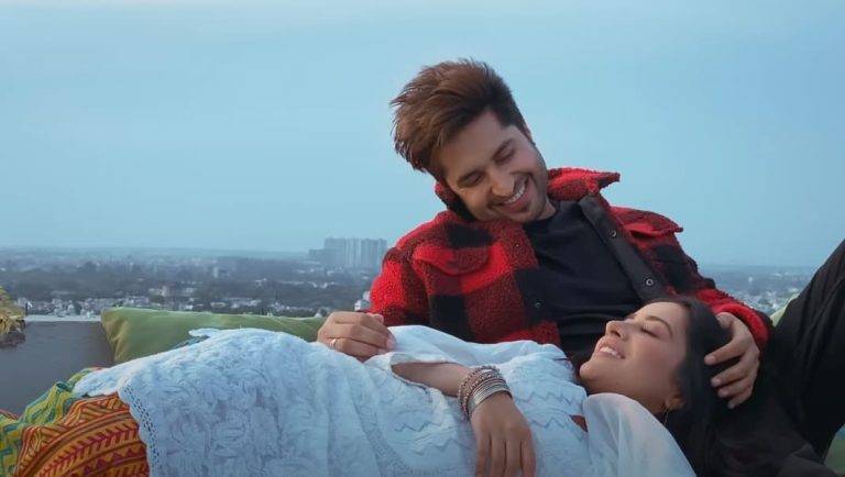 Ehna Chauni Aa Song Lyrics Hindi (2020) – Jassi Gill | Updated 2024 ऐना चौनी Ehna Chauni Aa Song Lyrics Hindi - Jassi Gill