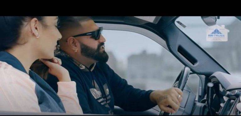 पिक्का Picca Song Lyrics In Hindi - Elly Mangat